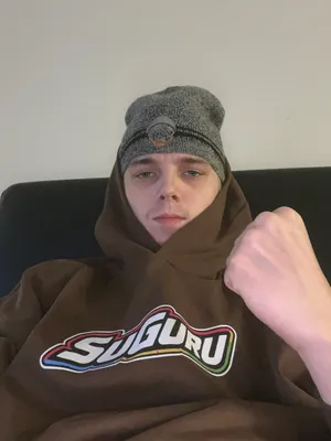Fan wearing the beanie on the Wall of Gurusalem